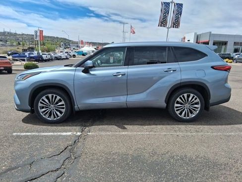 Certified 2021 Toyota Highlander Platinum image 2