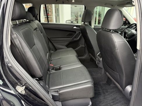 Used 2020 Volkswagen Tiguan SE image 19
