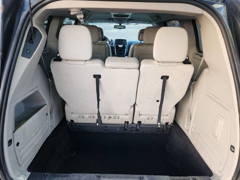 Used 2012 Chrysler Town & Country Touring-L w/ Entertainment Group #2 FWD image 14