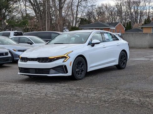 Certified 2025 Kia K5 LXS image 1