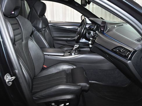 Used 2019 BMW M5 w/ Executive Package image 47