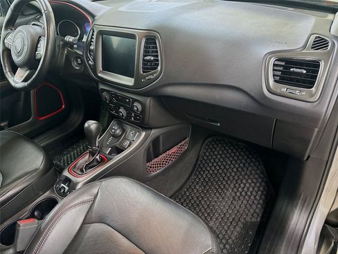 Used 2019 Jeep Compass Trailhawk w/ Leather Interior Group AWD/4WD image 27
