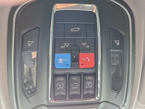 Used 2021 Jeep Grand Cherokee L Limited image 37