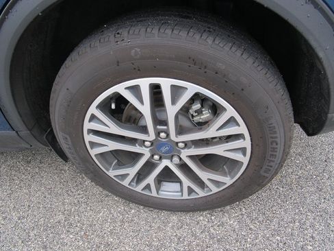 Used 2020 Ford Escape SEL image 9