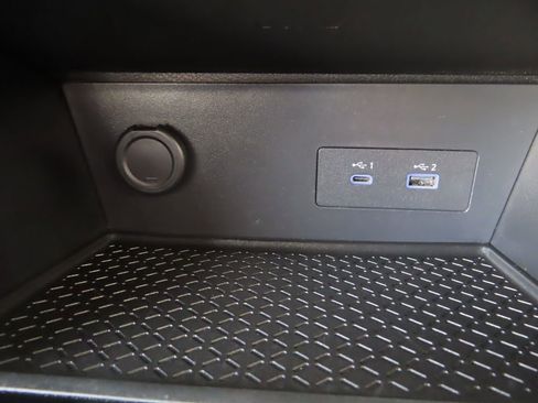 Used 2024 Nissan Pathfinder SV AWD/4WD image 10