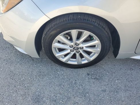 Certified 2024 Toyota Corolla LE image 17