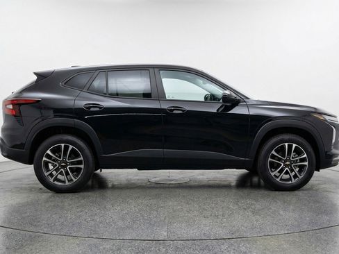 Used 2025 Chevrolet TrailBlazer LT FWD image 11