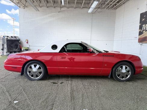 Used 2003 Ford Thunderbird Base image 10
