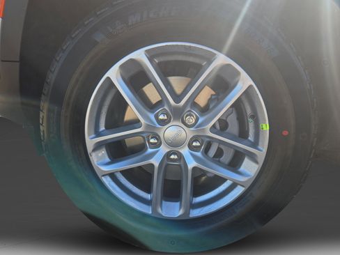 New 2025 Jeep Grand Cherokee Laredo X image 26