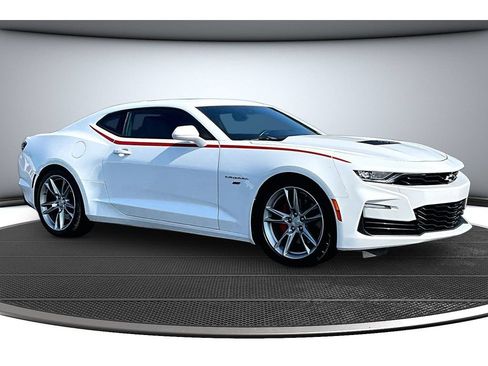 Used 2020 Chevrolet Camaro SS RWD image 12