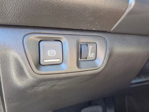 Used 2020 GMC Acadia AT4 image 28