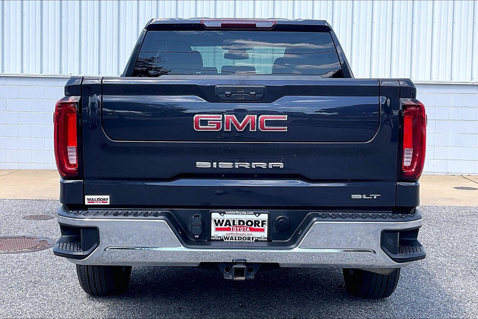 Used 2025 GMC Sierra 1500 SLT AWD/4WD image 5