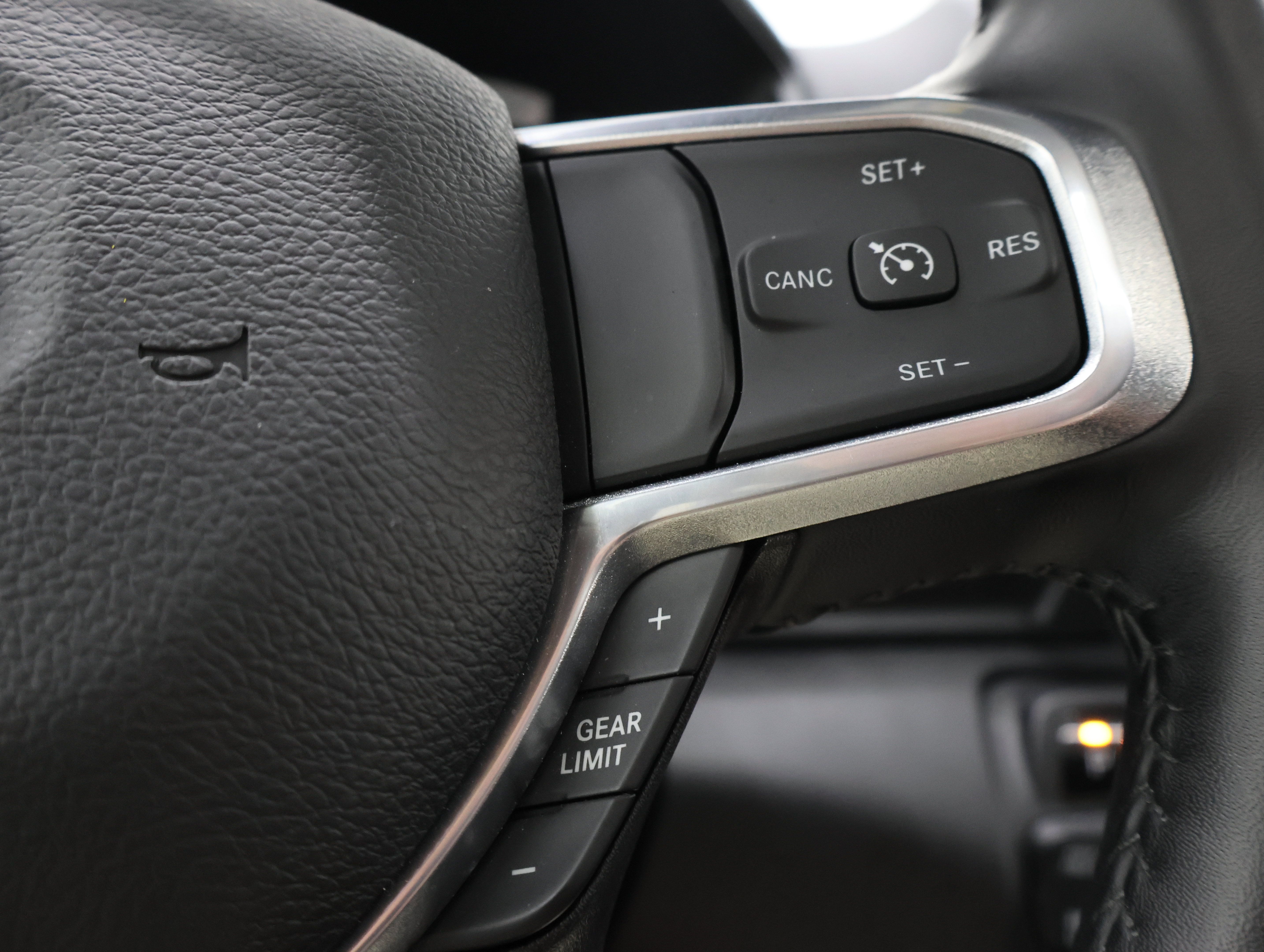 Used 2024 RAM 2500 Laramie w/ Night Edition AWD/4WD image 15