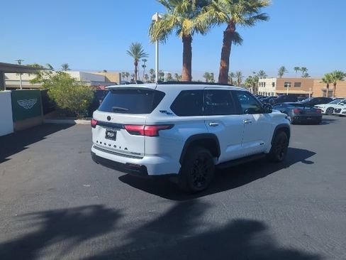 Used 2025 Toyota Sequoia Limited w/ TRD Off-Road Package AWD/4WD image 5