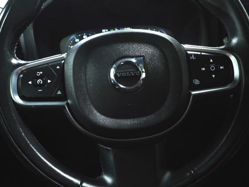 Used 2021 Volvo XC60 T5 Momentum w/ Premium Package AWD/4WD image 18