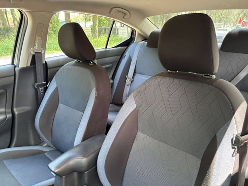 Used 2025 Nissan Versa SV FWD image 34