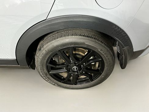 Used 2024 Nissan Kicks SR w/ SR Premium Package image 11