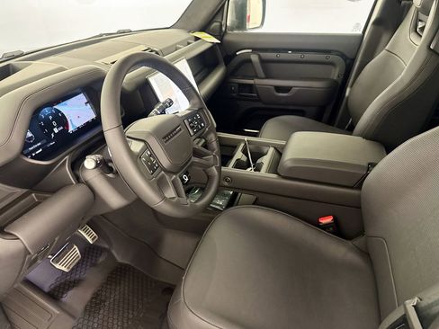 New 2026 Land Rover Defender 110 OCTA image 9