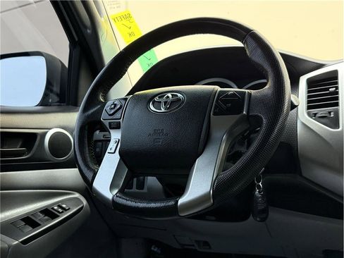 Used 2014 Toyota Tacoma PreRunner w/ TRD Sport Package image 12