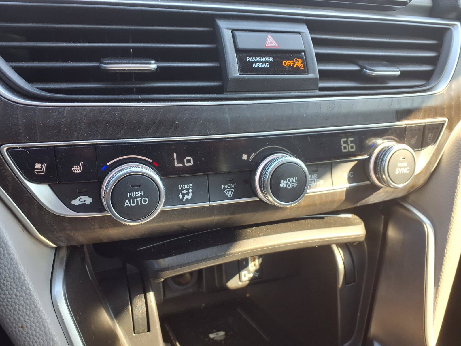 Used 2019 Honda Accord Touring image 8