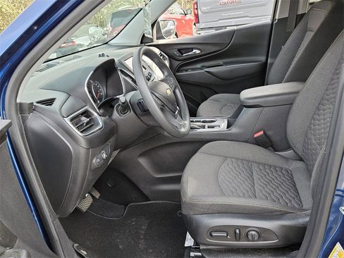 Used 2020 Chevrolet Equinox LT image 3