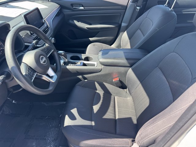 Used 2025 Nissan Altima 2.5 SV FWD image 13