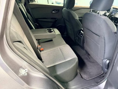 Used 2022 Nissan Rogue SV AWD/4WD image 12