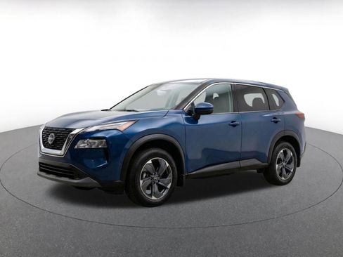 Used 2025 Nissan Rogue SV FWD image 3