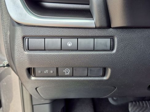 Certified 2023 Nissan Rogue SV FWD image 30