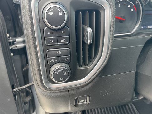 Used 2019 Chevrolet Silverado 1500 LT AWD/4WD image 13