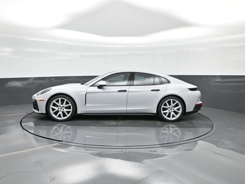 Certified 2025 Porsche Panamera RWD image 2