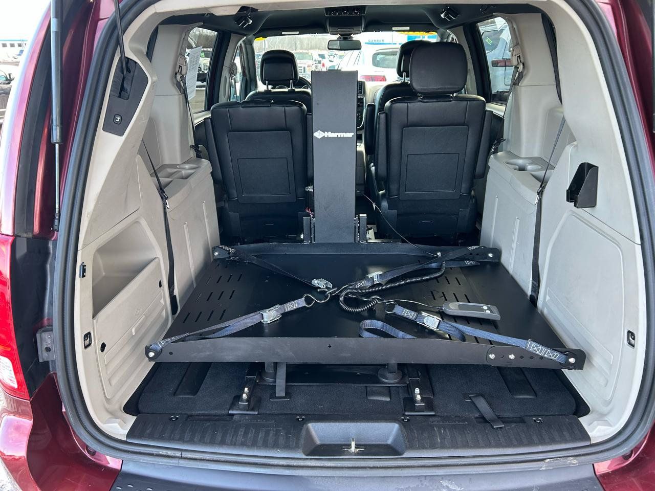Used 2018 Dodge Grand Caravan SXT FWD image 15