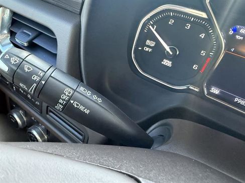 Used 2021 GMC Yukon SLT w/ SLT Luxury Package image 40