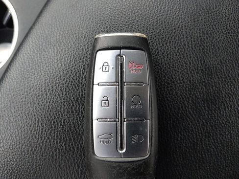 Used 2022 Genesis G70 3.3T RWD image 32