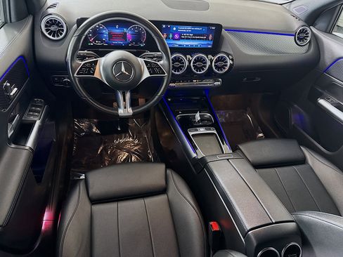 Used 2025 Mercedes-Benz GLA 250 image 17