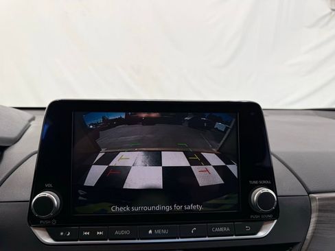 Used 2025 Nissan Altima 2.5 SV image 33