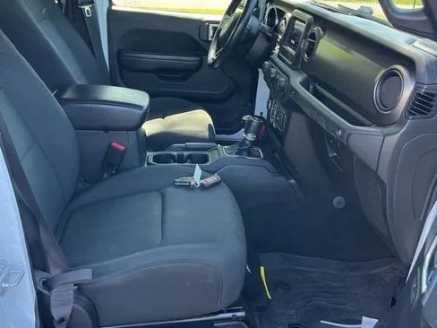 Used 2018 Jeep Wrangler Unlimited Sport S AWD/4WD image 7