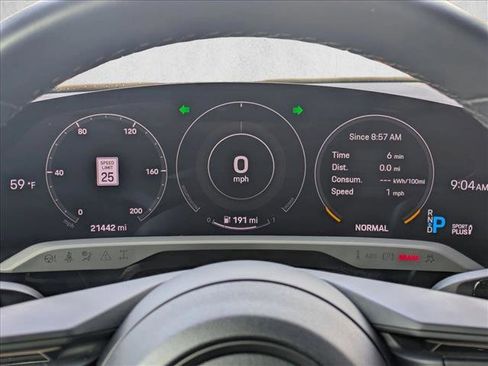 Used 2023 Porsche Taycan image 11