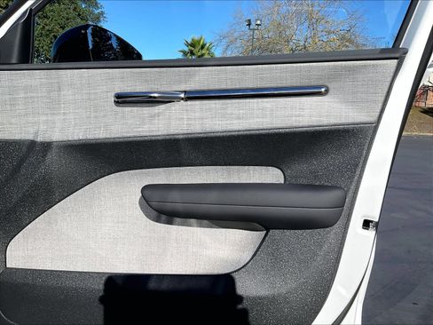 New 2026 Volvo EX30 Ultra w/ Climate Package image 30