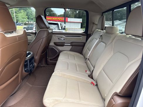 Used 2019 RAM 1500 Laramie AWD/4WD image 10