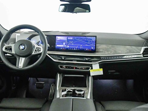 New 2026 BMW X6 xDrive40i w/ Climate Comfort Package image 15