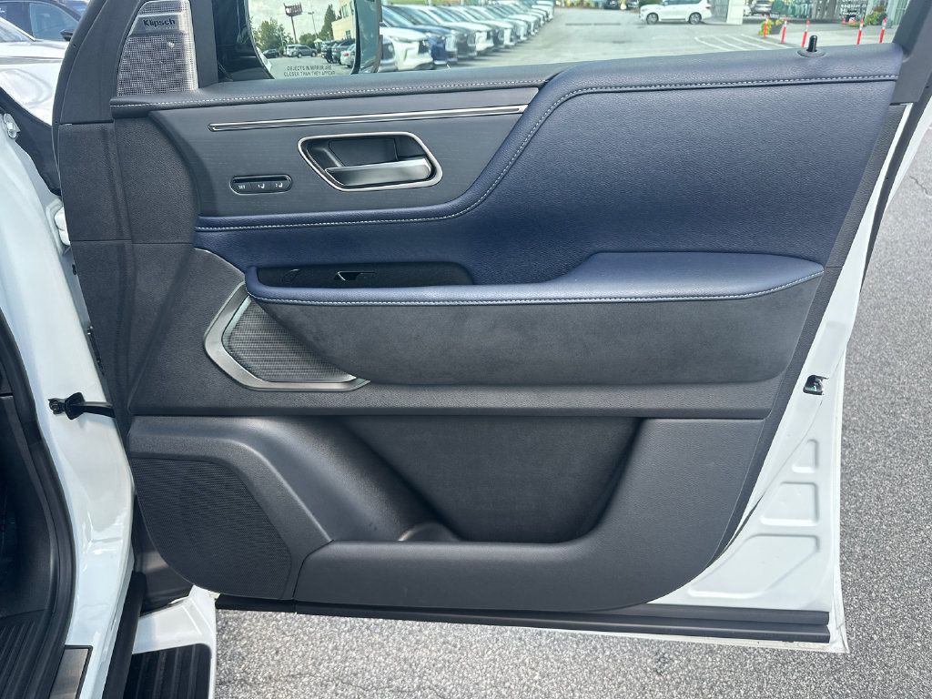 Certified 2026 INFINITI QX80 4WD image 12