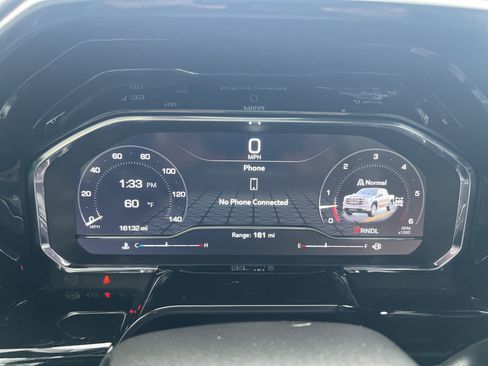 Used 2025 GMC Sierra 1500 SLT image 2