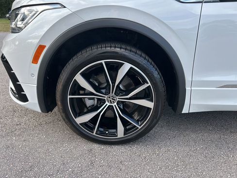 Used 2024 Volkswagen Tiguan SEL R-Line image 56