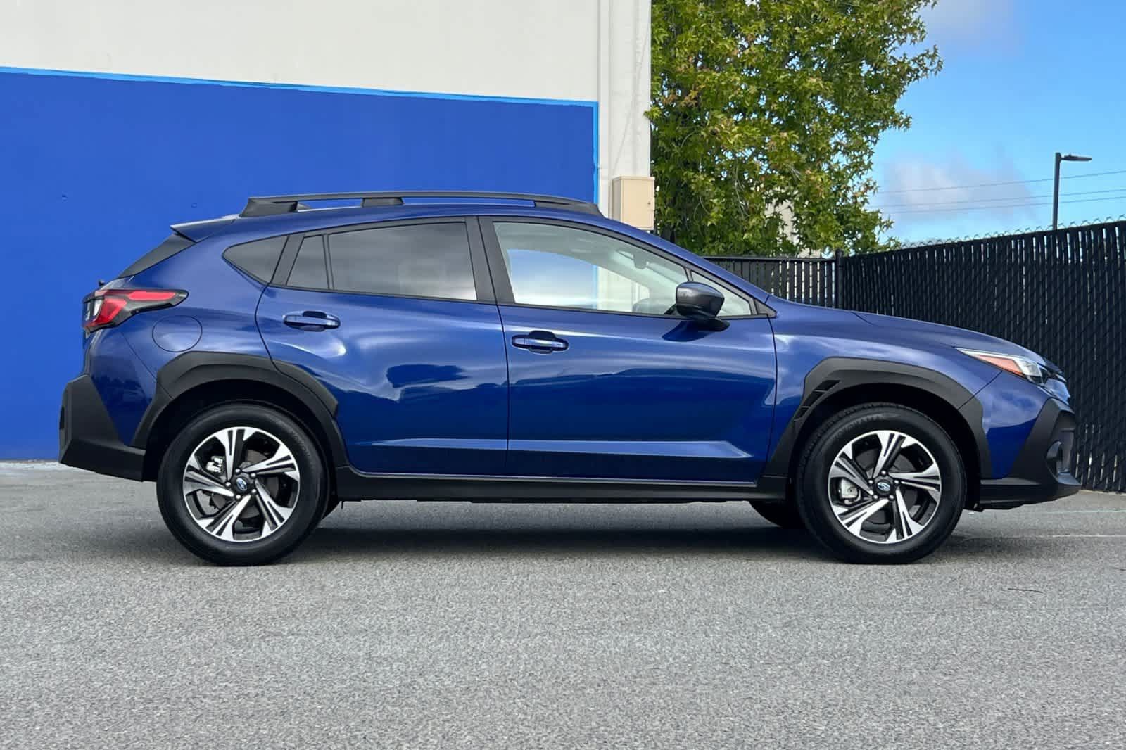 Used 2025 Subaru Crosstrek 2.5i Premium AWD/4WD image 2