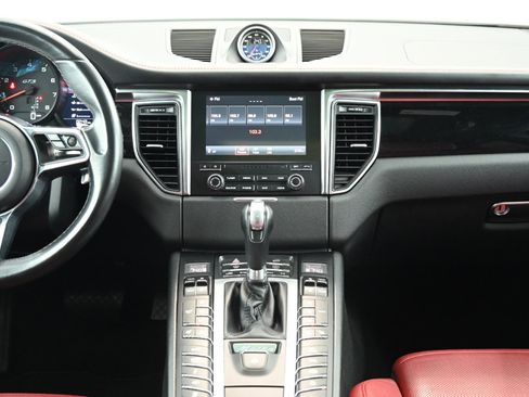 Used 2018 Porsche Macan GTS image 28
