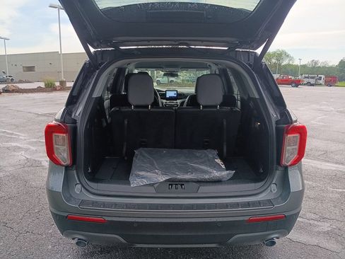 Used 2024 Ford Explorer XLT w/ Equipment Group 202A AWD/4WD image 27