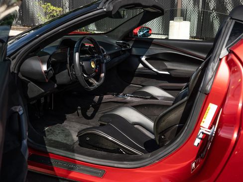 Used 2023 Ferrari 296 GTS RWD image 34