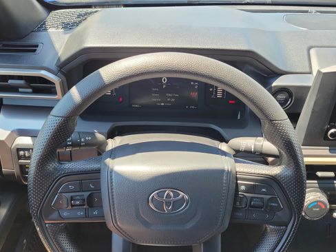 Used 2025 Toyota Tacoma SR5 AWD/4WD image 21