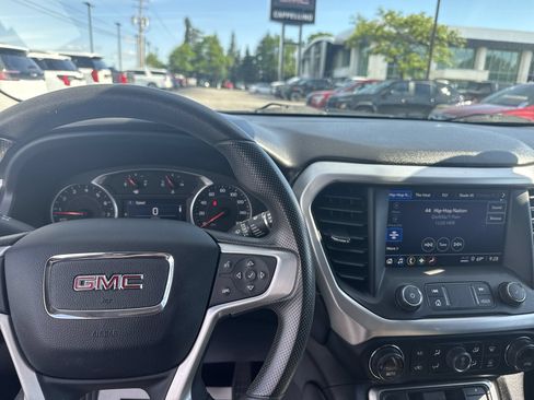 Used 2021 GMC Acadia SLE w/ Driver Convenience Package FWD image 11